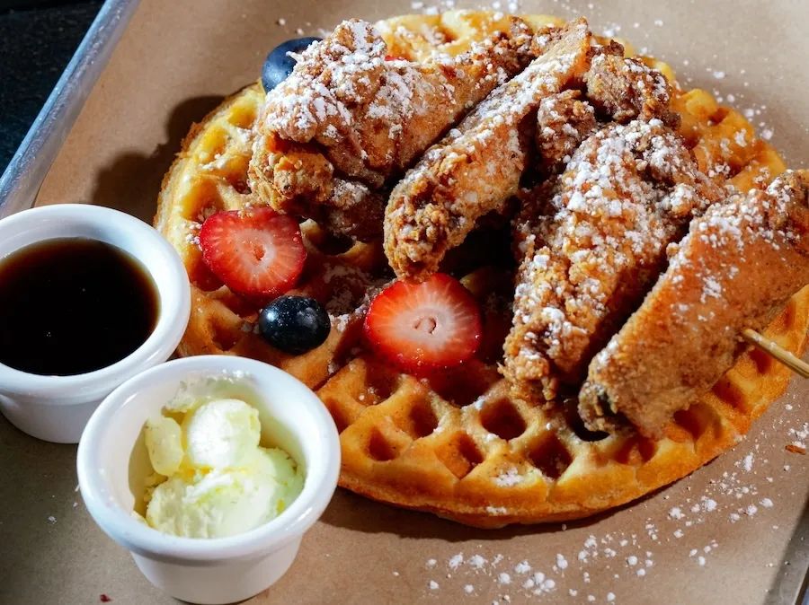 Chicken & Waffles (WINGS)